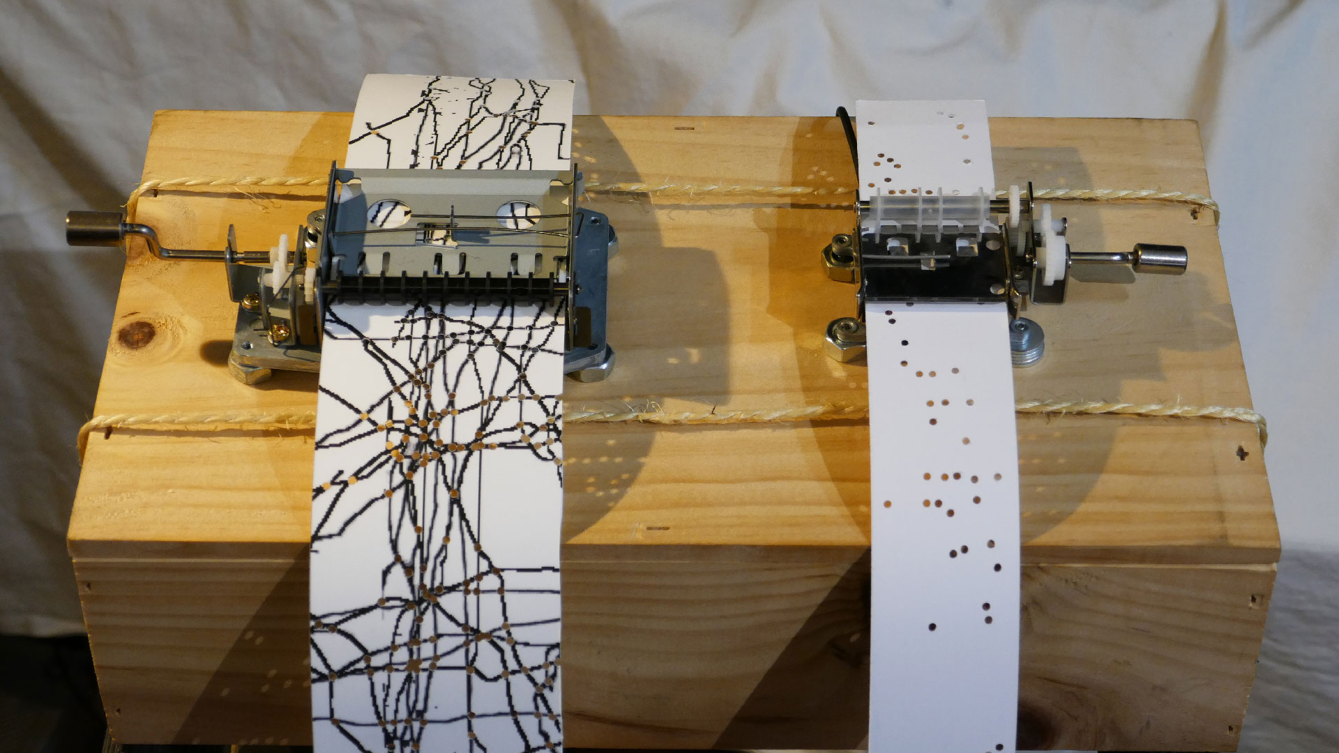 2025-04-24 2 Spieluhren Aufnehmen Tape 21.1 (Kompositon, Remix)